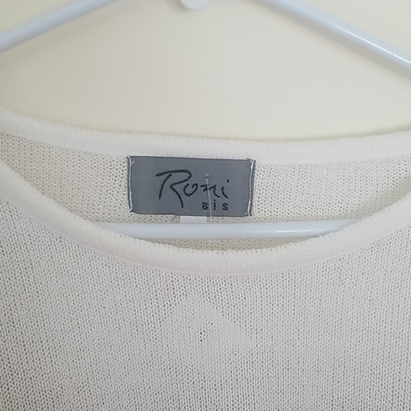 Beautifully detailed sweater. - Picture 3 of 5